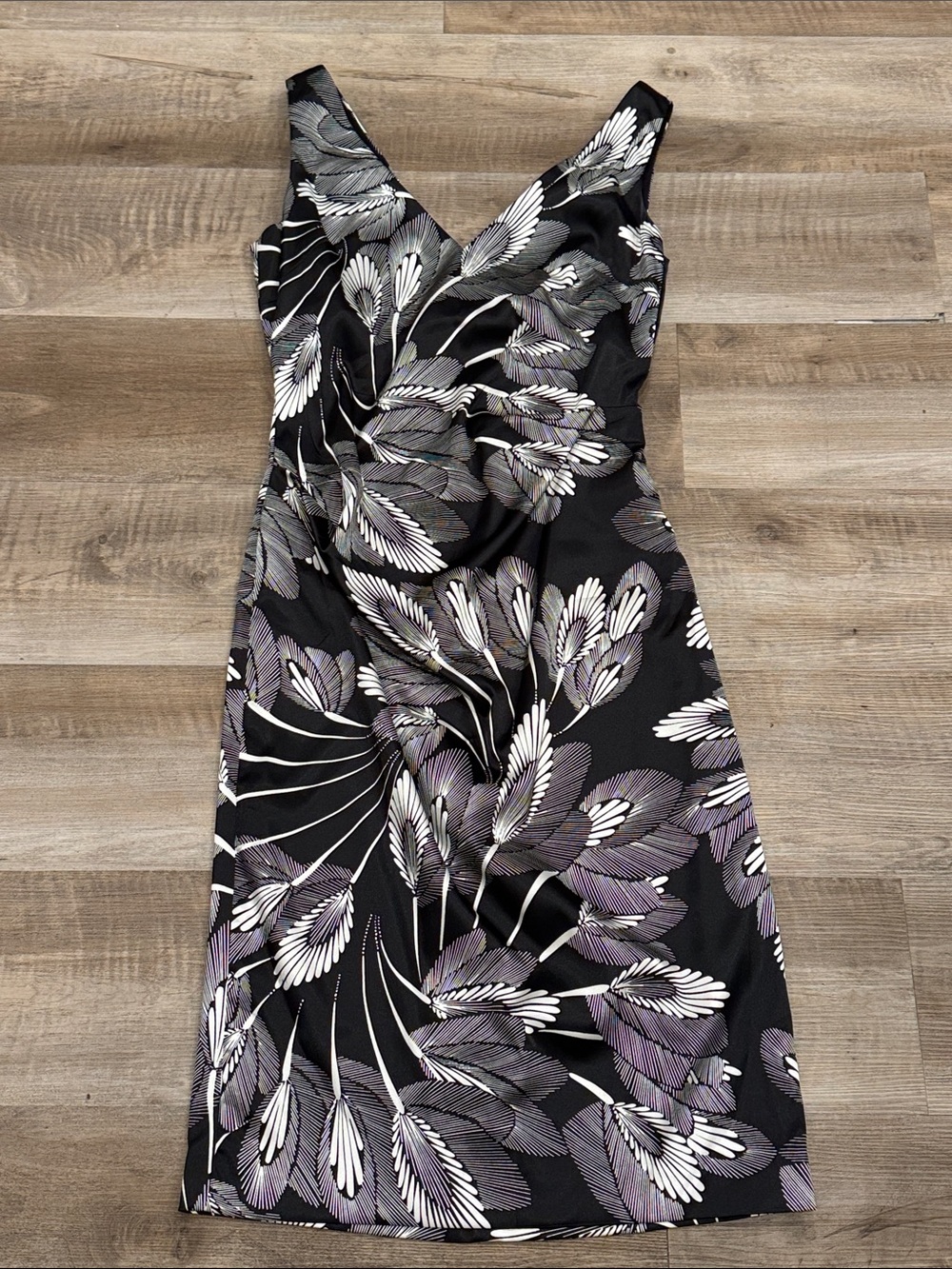 Maggy London Sleeveless Black & White Floral Botanical Double V-Neck Midi Dress